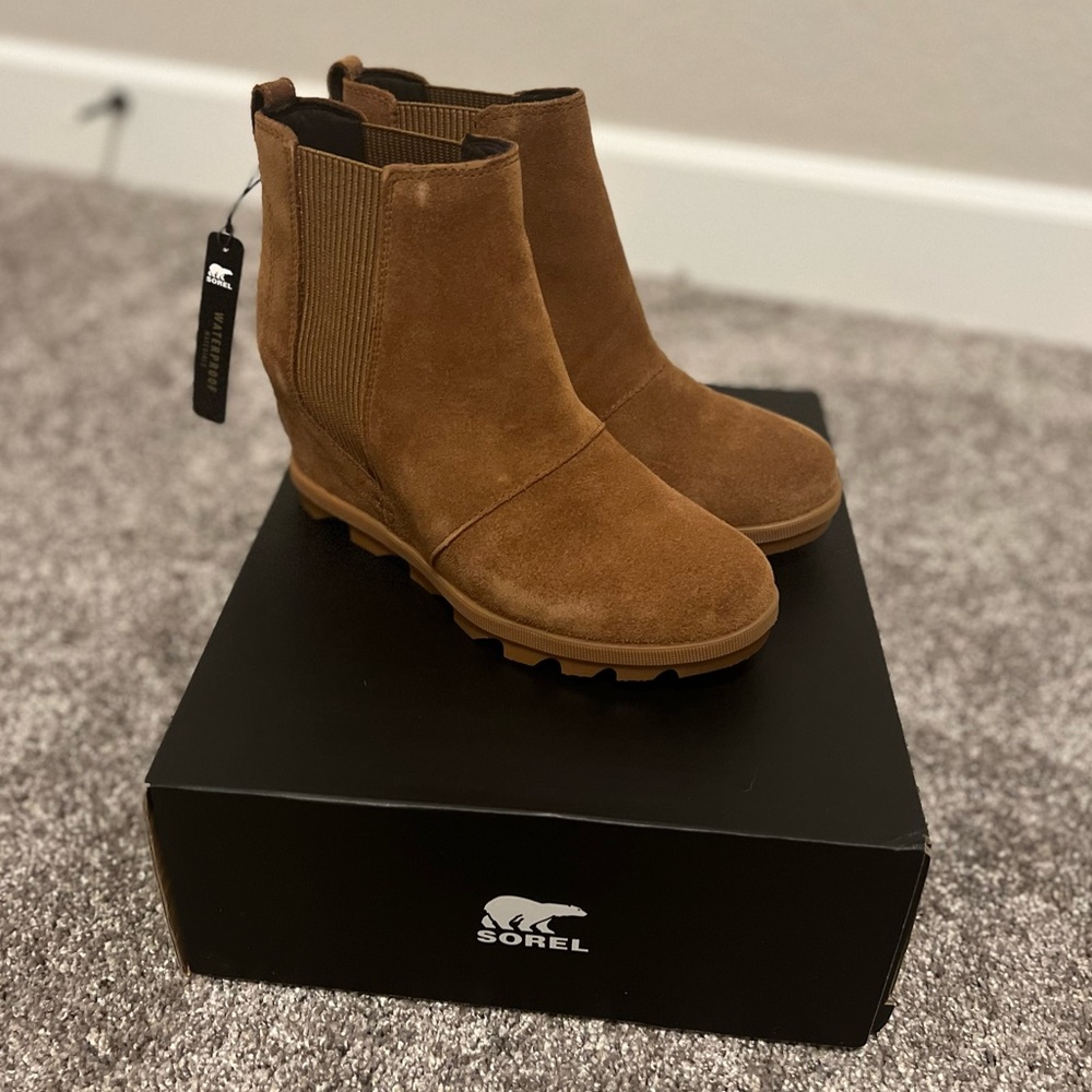 NIB SOREL Joan of Arcadia Chelsea II Boot Sz 8